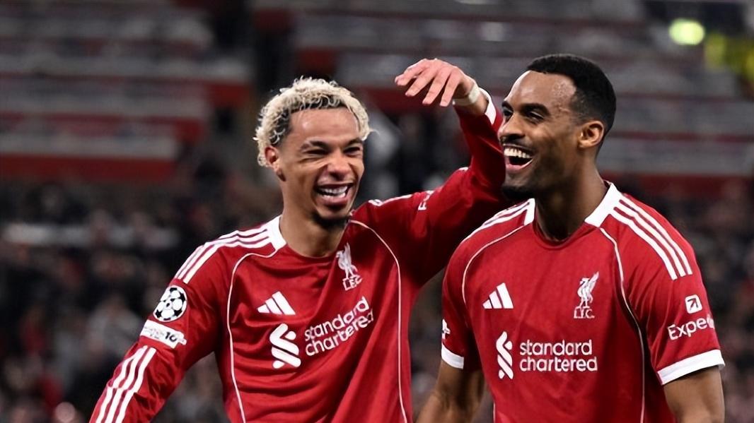 欧冠利物浦4-0加拉塔萨雷晋级，萨拉赫半场发力，战巴黎仍有难点