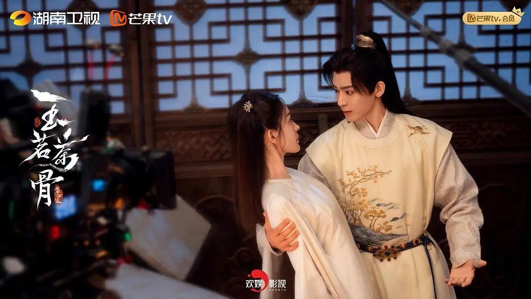 马夫、赘婿与女王：当《玉茗茶骨》将性别棋局泡入茶中