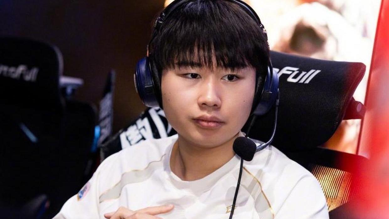 LPL最逆天教练诞生！团战突然介入语音，5打4险些被对手团灭