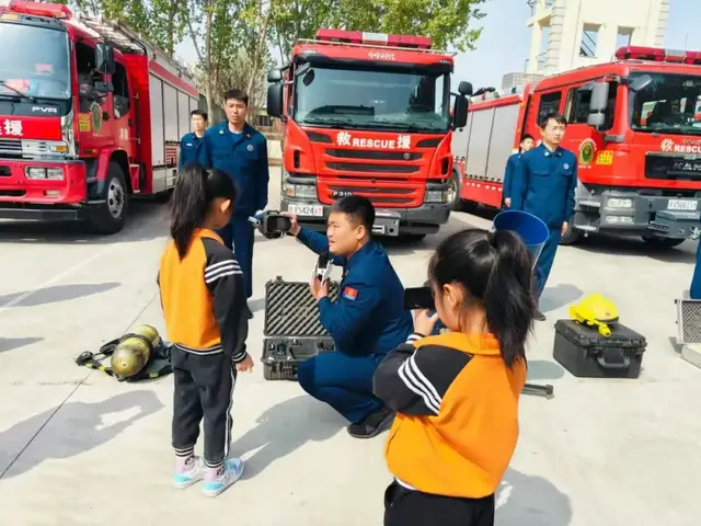 沙百苓的“农味幼儿园”：学计算机的园长，偏偏要做最土的教育
