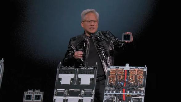 黄仁勋CES演讲：AI超级芯片平台Rubin全面投产，开源自动驾驶推理模型