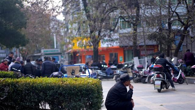 小县城为什么只剩下体制内经济？