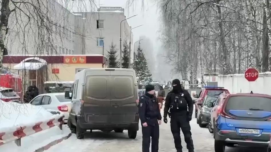 俄列宁格勒州军警办公楼坍塌 搜救发现三具遗体，调查已刑事立案