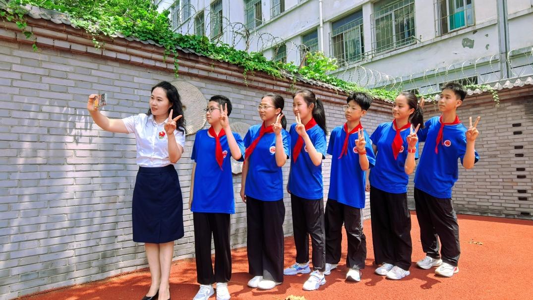 信阳市第一实验小学教师王钰：潜心深耕教坛 以爱润育桃李