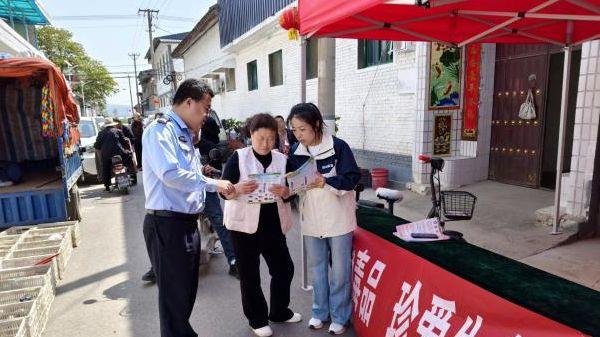 新绛公安：烟火古会宣禁毒 平安守护入民心