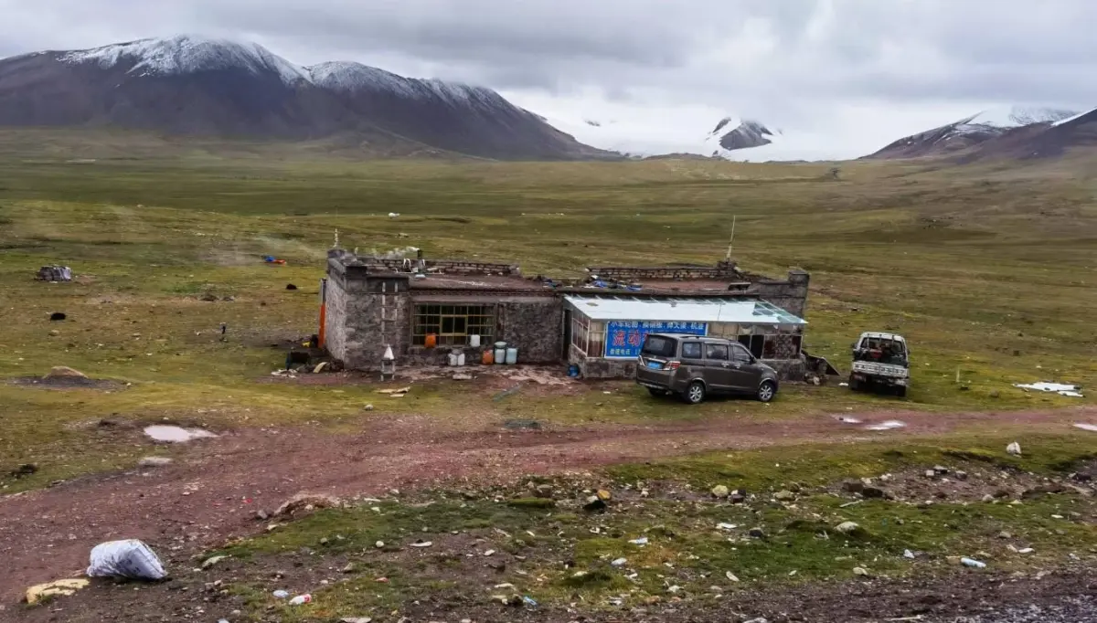 青藏公路一日行，上午的艰苦枯燥（唐古拉山口）