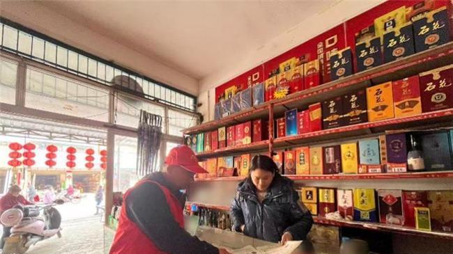 湖北宜城：暖冬三送添暖意 精准服务惠终端