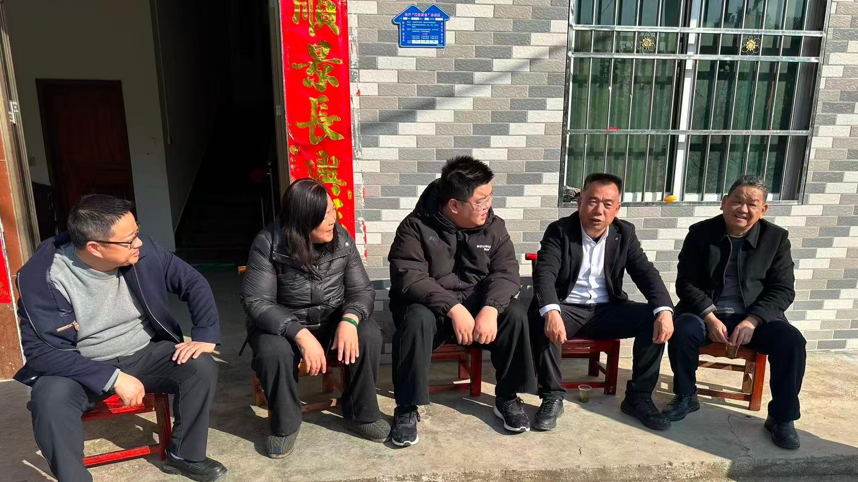 阳新王英镇书记问计清华学子 共话家乡发展