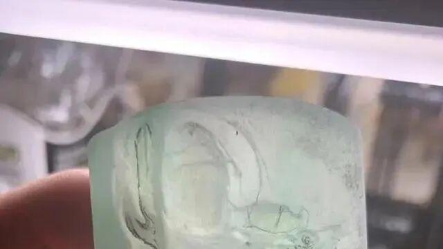一块精品的翡翠片料，俏色巧雕文殊菩萨，看到成品后