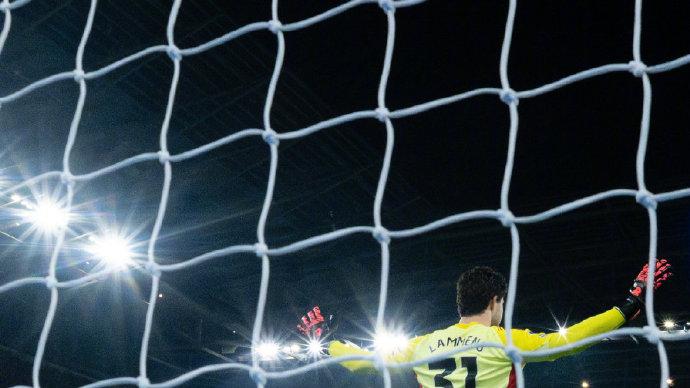 曼联1-0险胜埃弗顿，6轮不败仍有短板，板凳奇兵舍什科救主