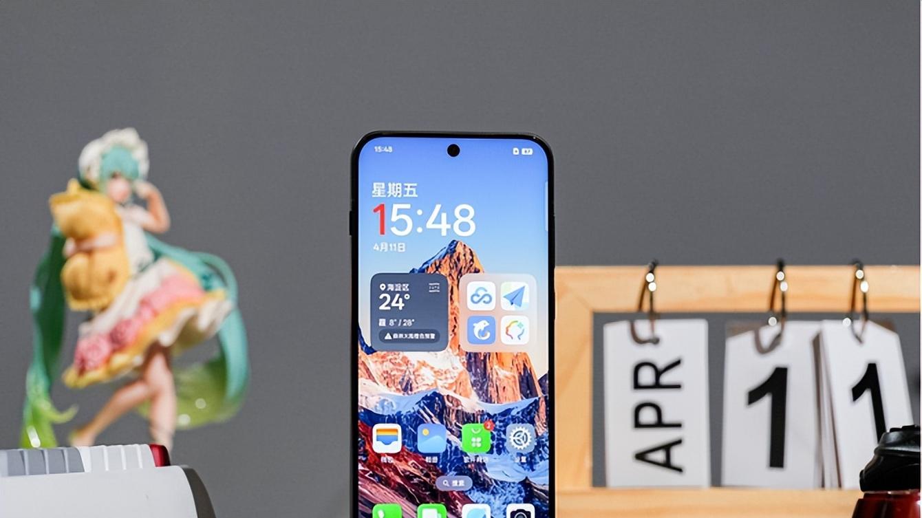 目前“值得捡漏”的一款小屏手机，16GB+512GB不到3000元，骁龙8至尊+大电池