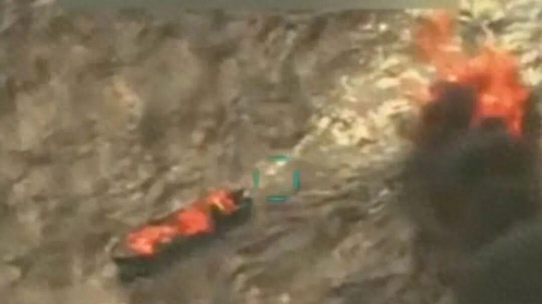 纽约时报曝猛料，美军伪装民用飞机炸船致11死，五角大楼还在嘴硬