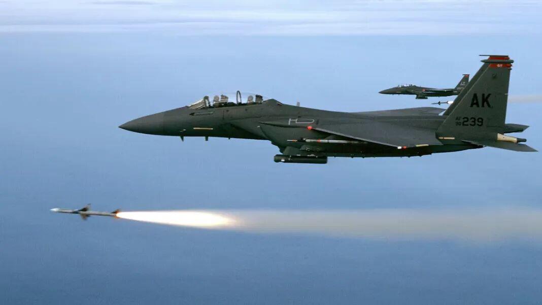 起飞失败、就地炸毁、神秘中队接应……揭秘美军伊朗救援行动中那些被抹去的细节