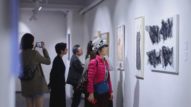 天趣当代艺术丨第四届「大爱无疆」盛大启幕，呈现多元女性力量