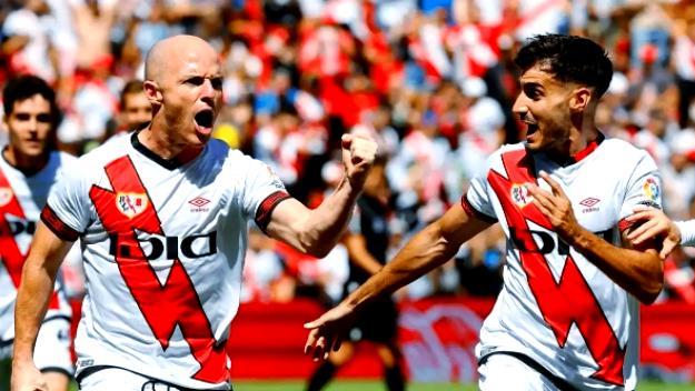 央视直播！加泰德比今夜上演：巴萨冲击9分领跑，西班牙人沦为“陪跑”？