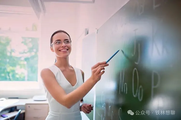 别再把“教练”当成万金油了！一文看懂“教导”与“赋能”的光谱