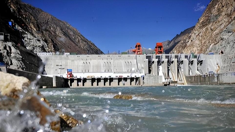 西部雪域建设提速 多项重点工程推进