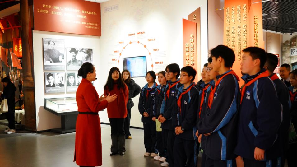 南雅湘江中学：踏寻红色足迹 沉浸式思政课厚植家国情怀