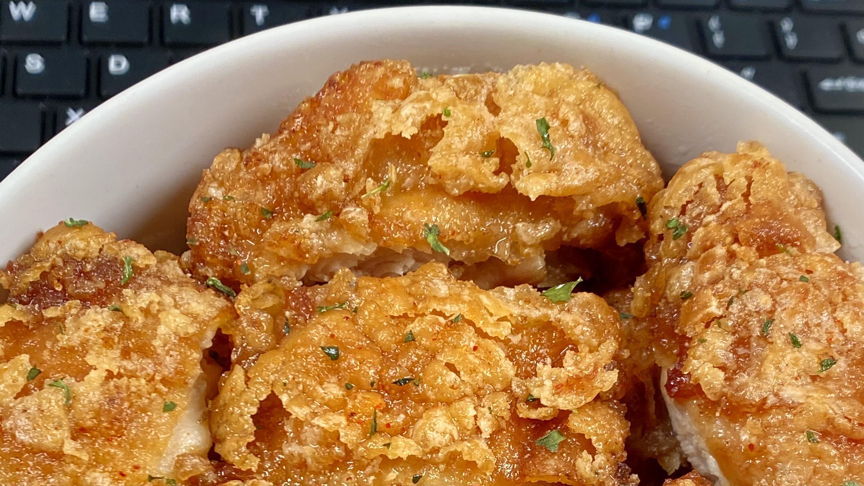 蒜香脆皮鸡腿：外脆里嫩，好吃到舔手指