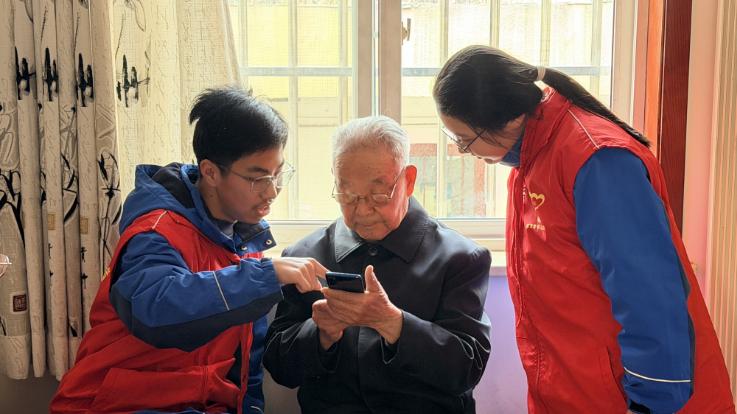 让青春在奉献中闪光