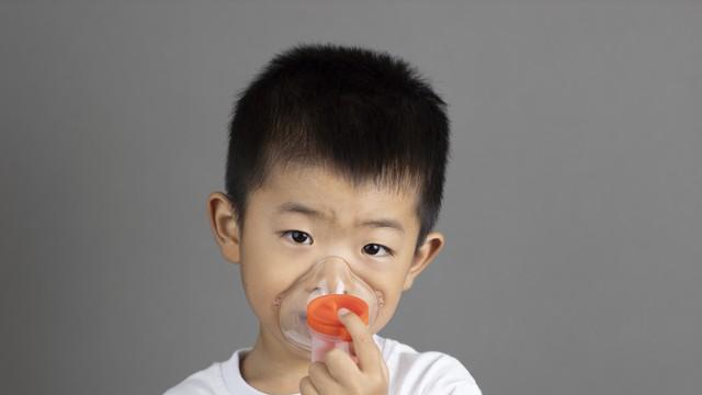 哮喘急性发作家长拒用激素 医院不签字也能强制救人？法律底线在这