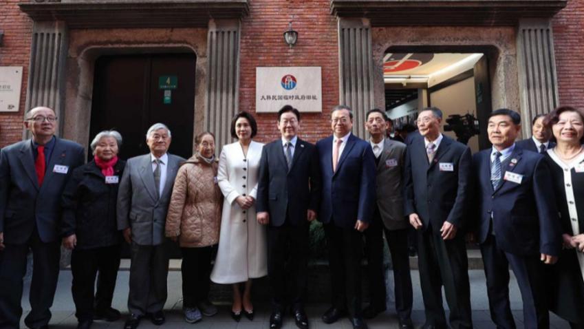 高市斗不过中国，邀6国反华，马克龙打退堂鼓，得罪中方代价太重