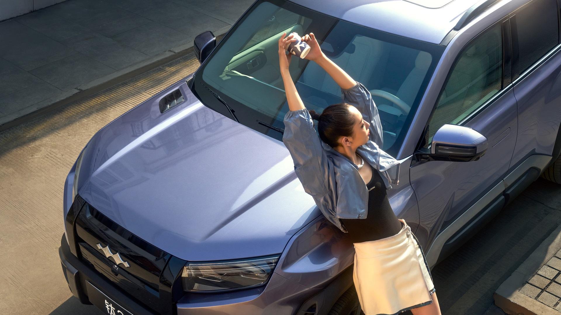 15万起！方程豹钛3闪充版上市，A级纯电方盒子直接卷疯了