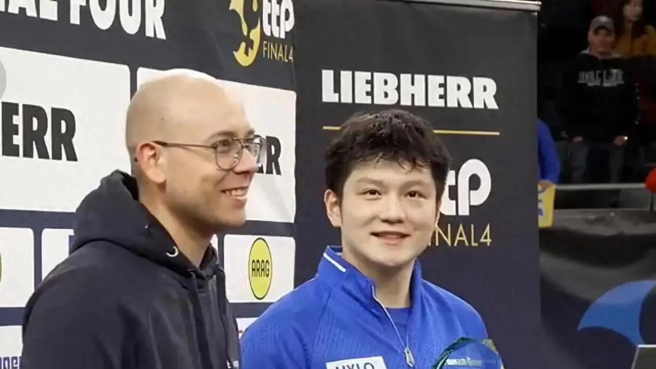 在德国大杀四方！樊振东独得2分登顶德国杯，但奖杯却引发调侃