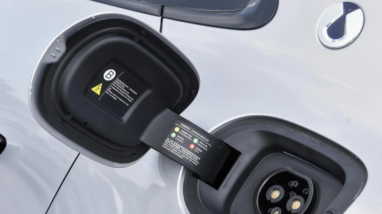 2026款腾势Z9GT对比24款，听网友劝，内饰设计大改