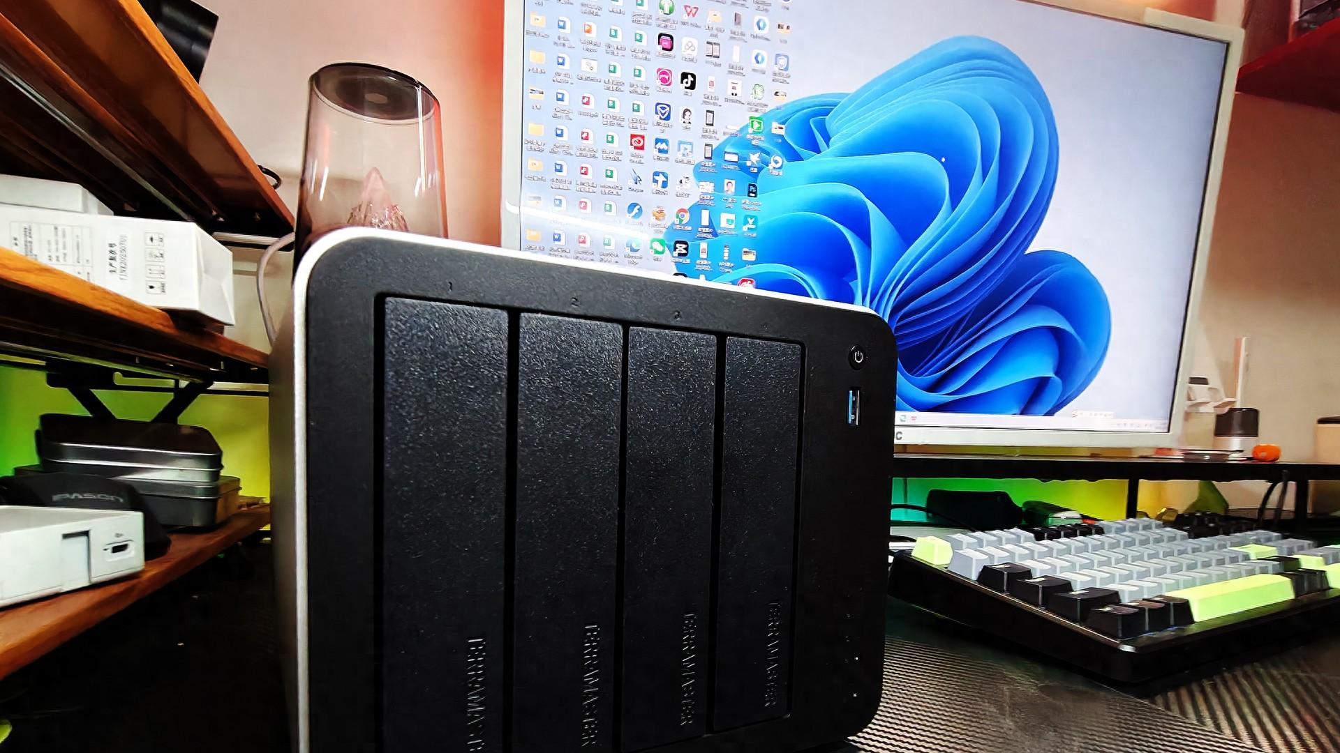 自媒体工作室救星！铁威马F4-425 Plus测评：图片管理与云盘互通