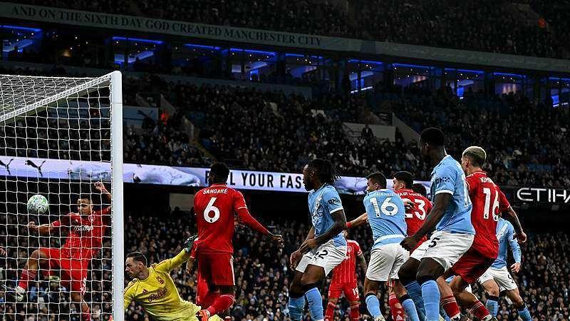 机会真来了！枪手赢得丑陋，曼城平得憋屈，7分在手，冠军在望