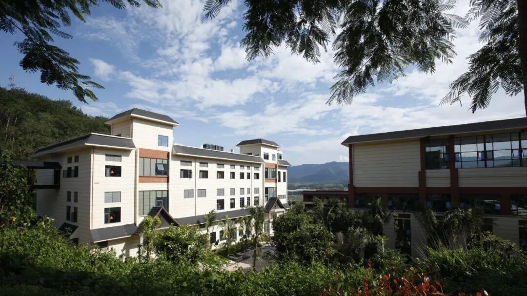 侨联走访送服务 苦口生物启新程