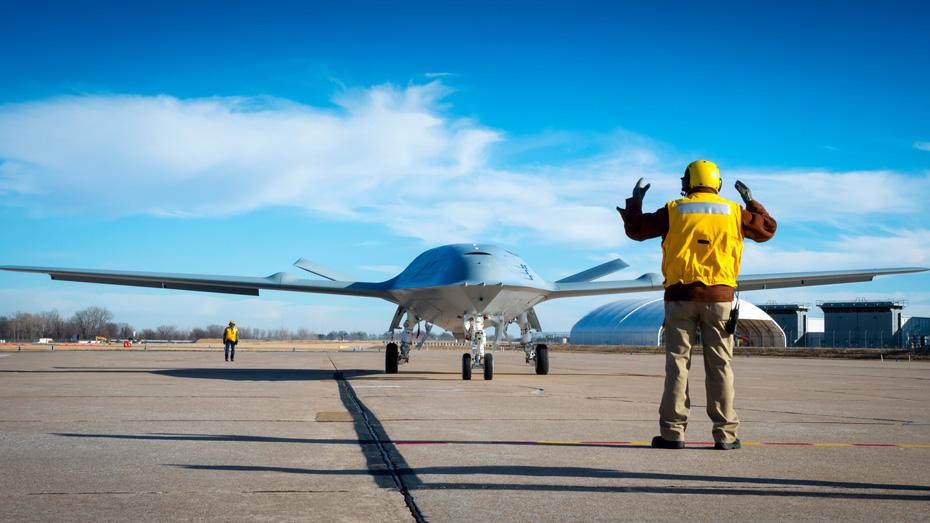 MQ-25“黄貂鱼”：改写航母空战规则的无人空中加油机