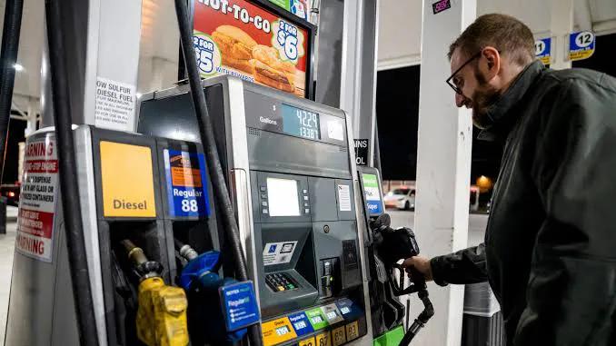 “假新闻”背后的真博弈：伊朗底气何在？这场战争正演变成一场拖垮经济的马拉松！