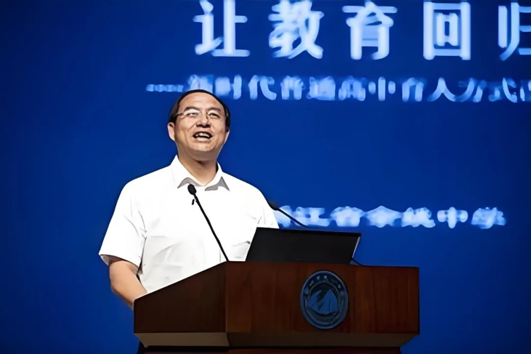 余姚教育局原局长王胜战：早上醒酒，中午陪情人，晚上KTV