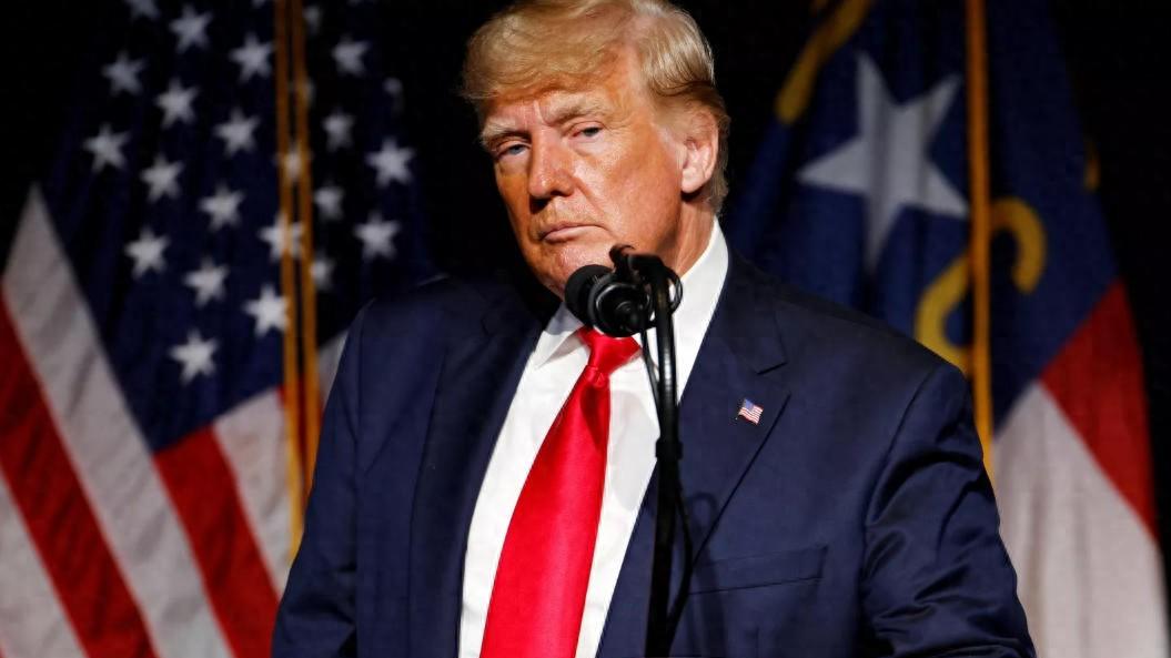 特朗普急于结束俄乌冲突，盘算拉拢俄罗斯、全力围堵中国