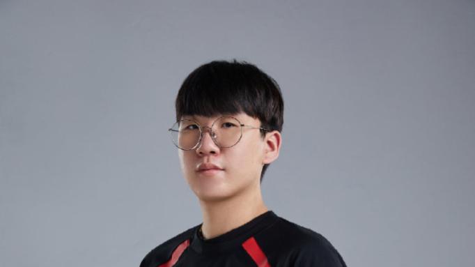 Ruler陷税务风波：给亲爹发工资买股票，结果被税局一锅端