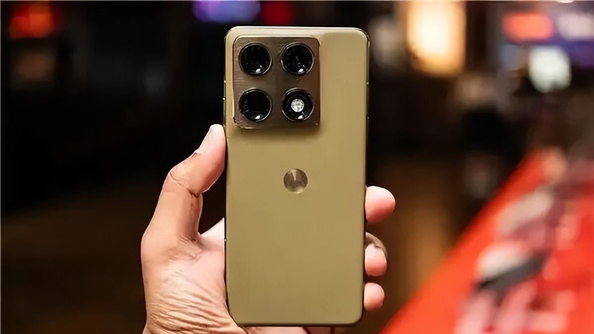 全球最薄骁龙8 Gen5手机来了！moto新品发布：薄至6.9mm