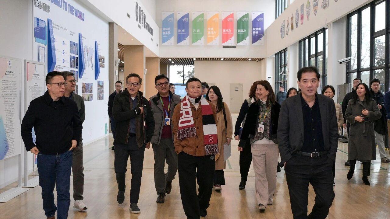 阿里管理层到访云谷学校，马云称：教育需帮孩子们学会和AI共存