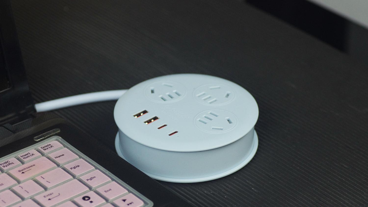 桌面凌乱终结者｜奥睿科7合1美学桌充，多设备党终于得救了