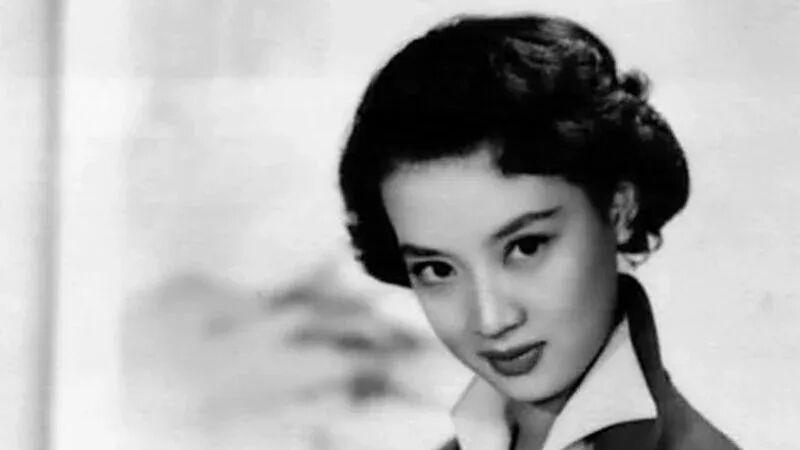 首届金马影后尤敏：初代玉女掌门人，清醒自持，优雅一生