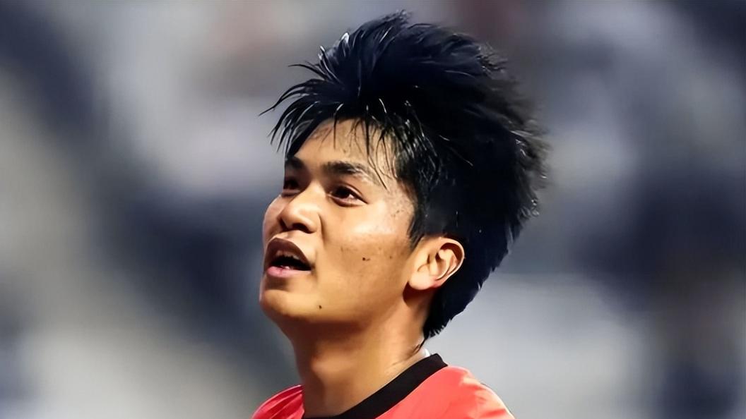 U23国足VS伊拉克：彭啸复出，徐彬+蒯纪闻坐镇中场，王钰栋领衔锋线