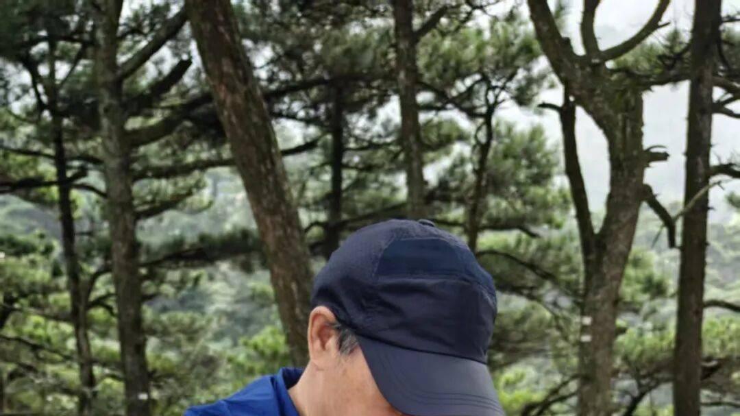 周逢俊《谡谡集·松韵堂诗词》由中国书籍出版社出版发行