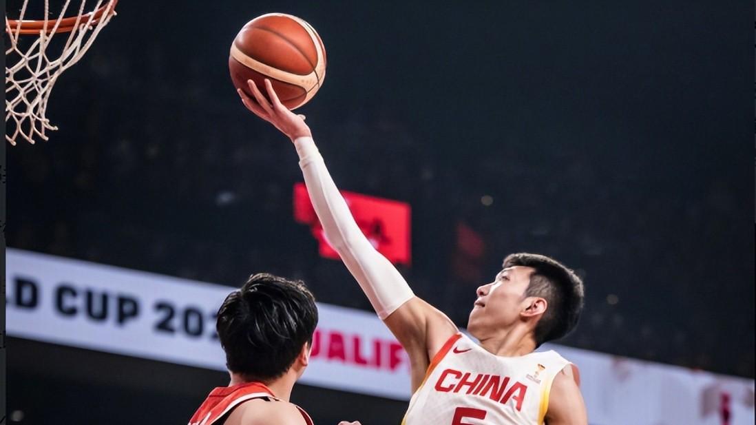 中国男篮胜日本，苏群老师说出赢球关键，草根球员双宁组合太猛