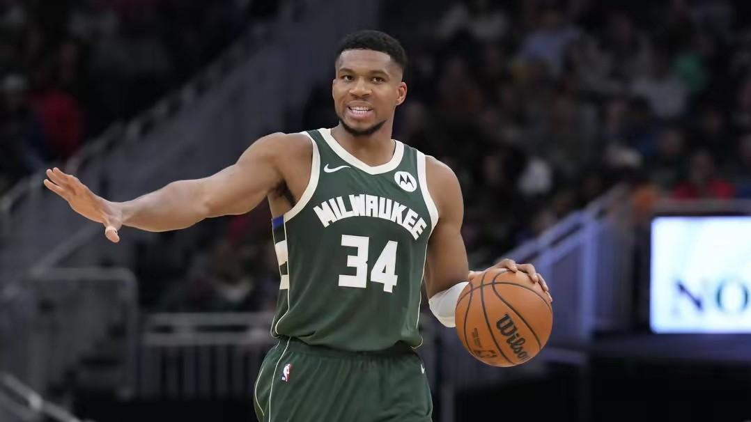 字母哥犹豫不决，雄鹿坚持折腾，这纯粹浪费时间