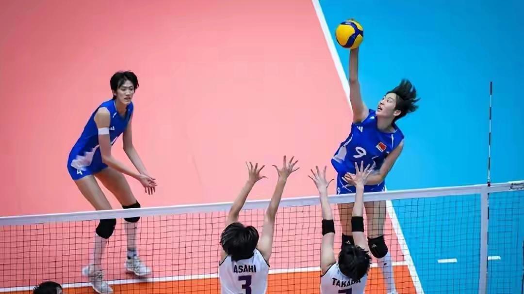 陈晓辉17分 中国U18女排3-0完胜日本 西村里音23分