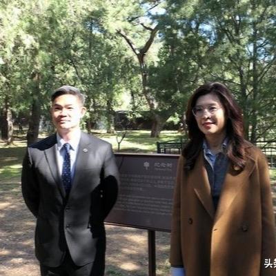 代你行走的CD：20年间，连战先生一家四