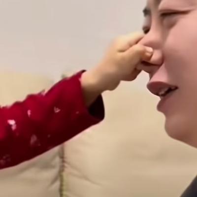 兰姐：你见过亲爹坑娃反被揍的现场吗？一位