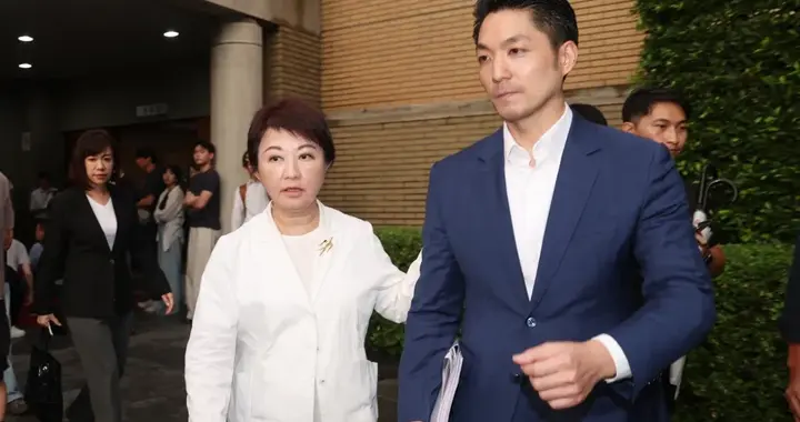 蒋万安一呼，蓝营罕见团结，洪秀柱朱立伦全到，马英九因病缺席