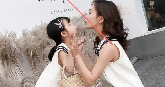 “穿太精致怕蹭脏，穿太随便又怕遇熟人”，夏季遛娃“耐造”穿搭